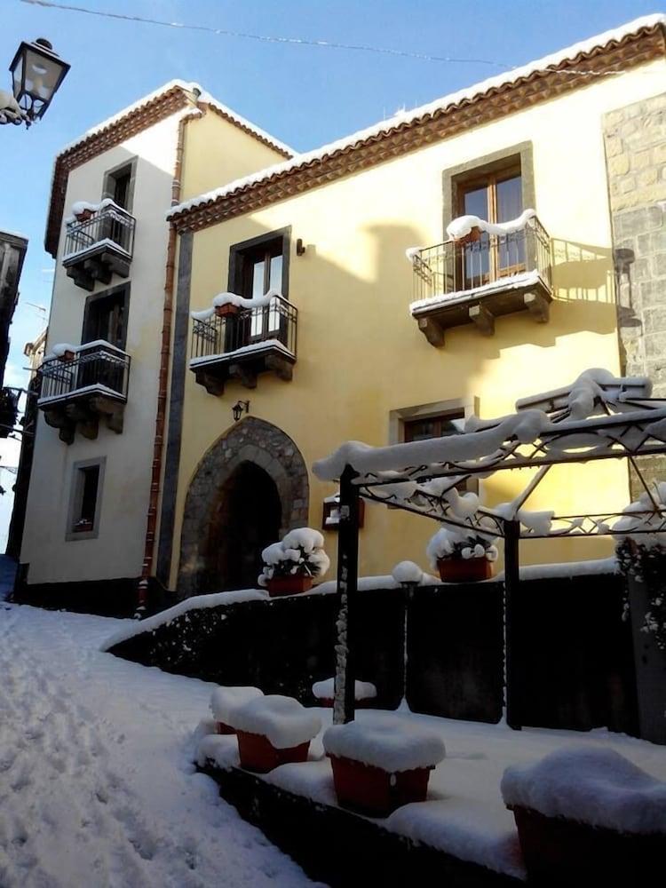 Hotel Federico II Castiglione De Sicilia Exterior foto