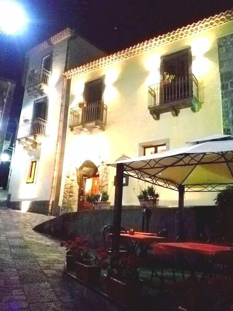 Hotel Federico II Castiglione De Sicilia Exterior foto